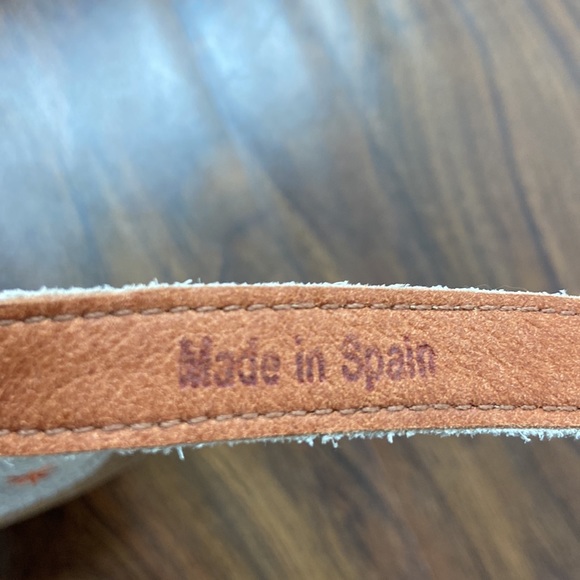 The Art Company Heeled Leather Sandals - Picture 8 of 14